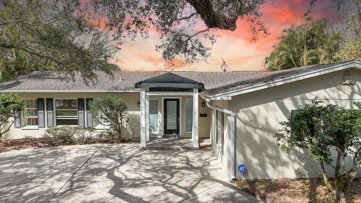 1118 MONTEREY BLVD NE photo 4