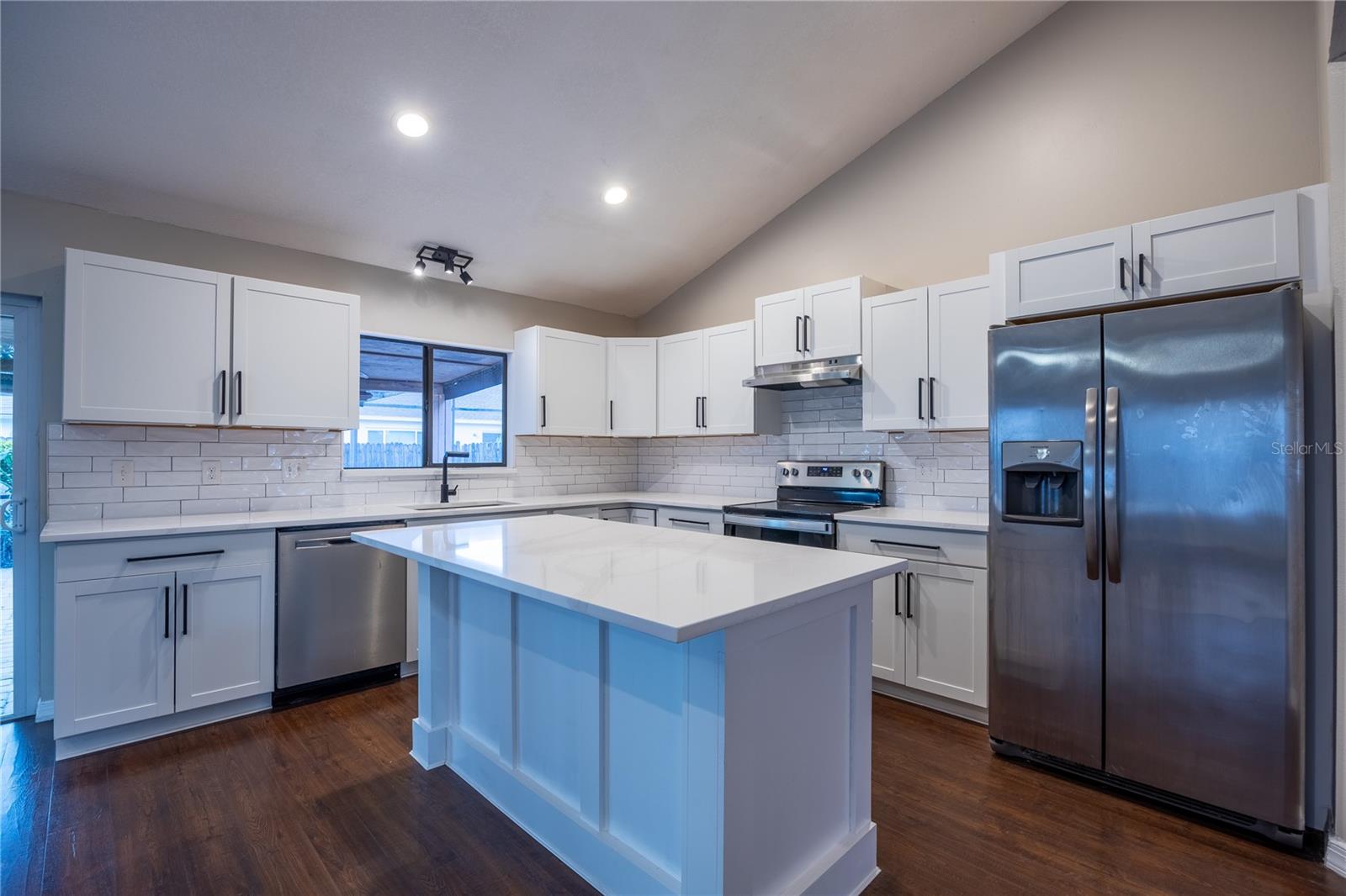 1006 ALBAMONTE CT photo 2