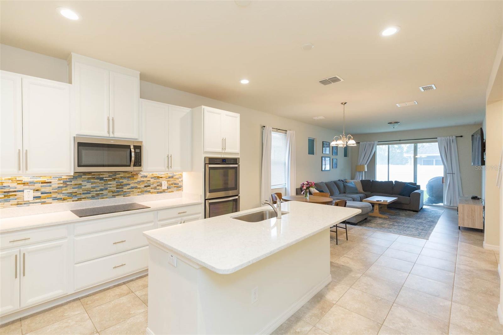 5056 SUNCATCHER DR photo 2