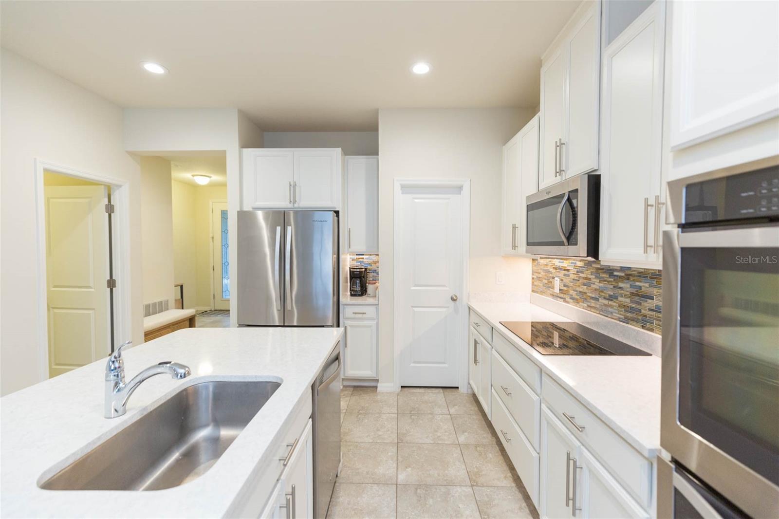 5056 SUNCATCHER DR photo 4