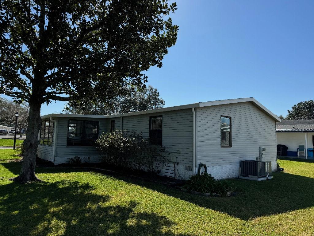 1610 BAYHILL DR photo 3