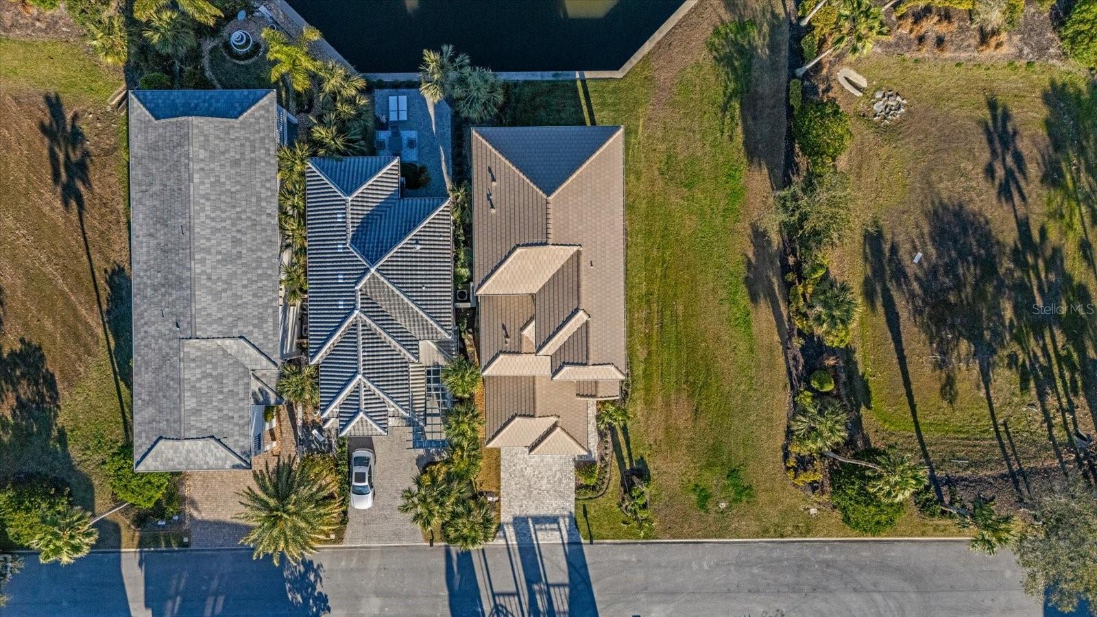 279 YACHT HARBOR DR photo 3