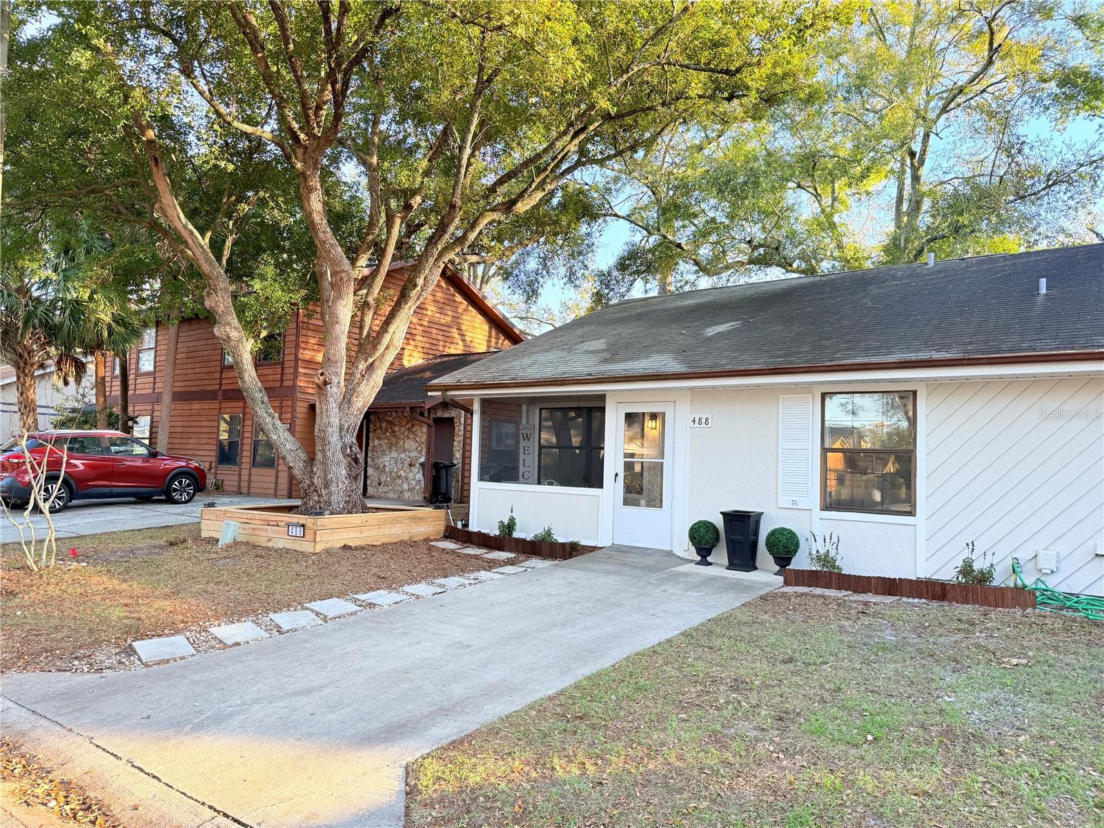 488 TAMARACK ST photo 2