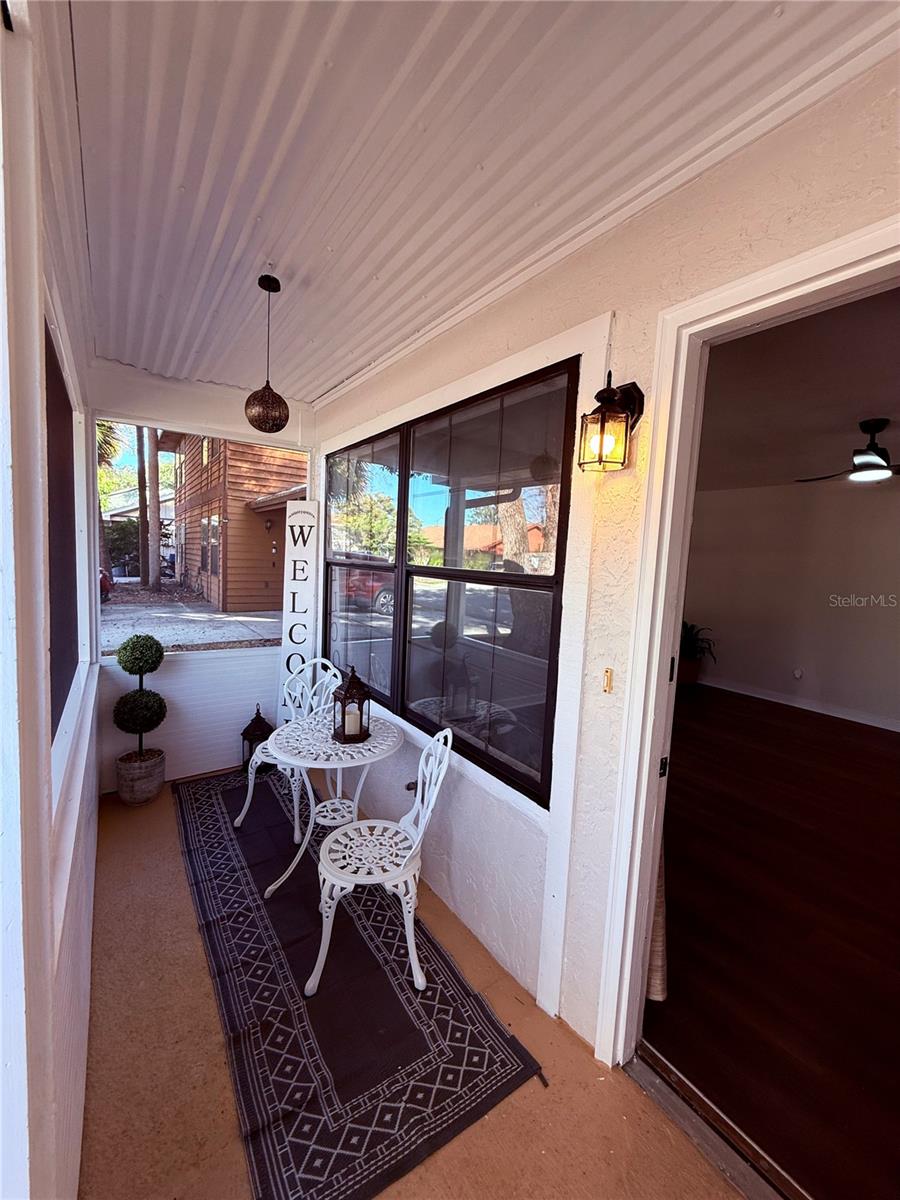 488 TAMARACK ST photo 3