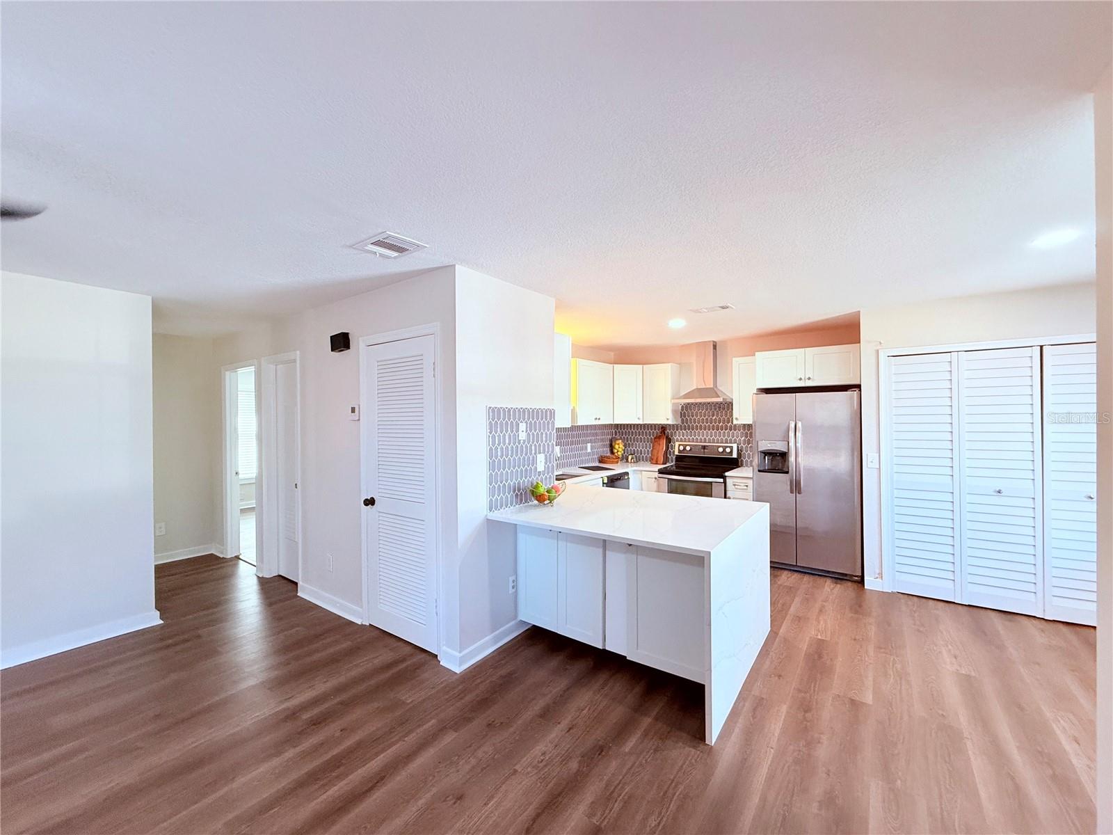 488 TAMARACK ST photo 5