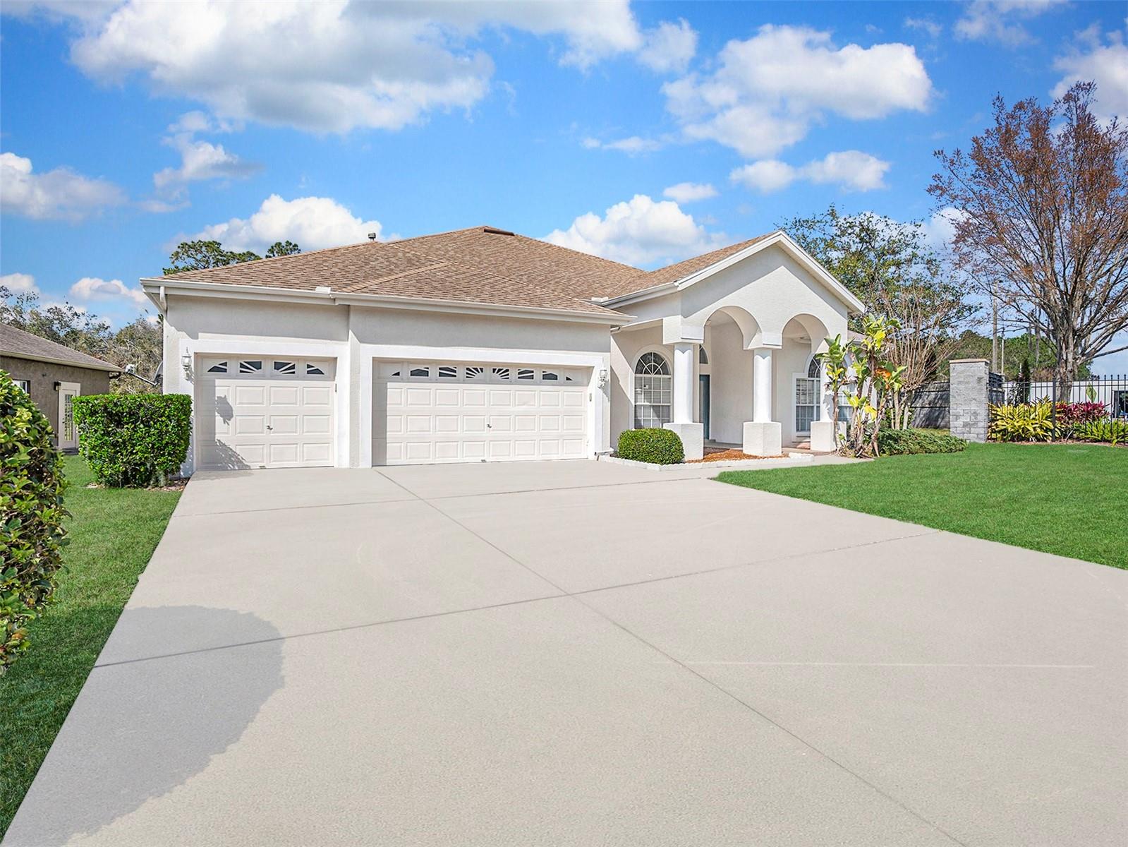 1545 DEERBOURNE DR photo 3