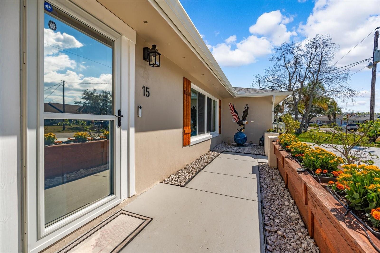 15 CLOVERDALE CT S