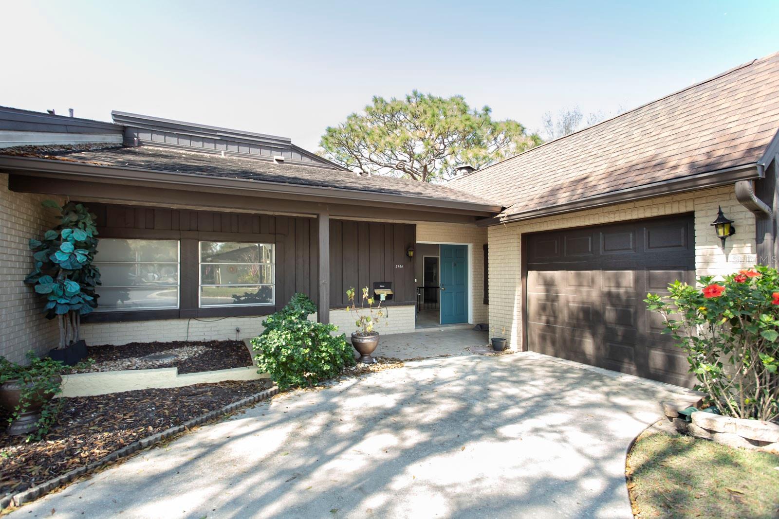 2101 SUNSET POINT RD #2706 photo 2