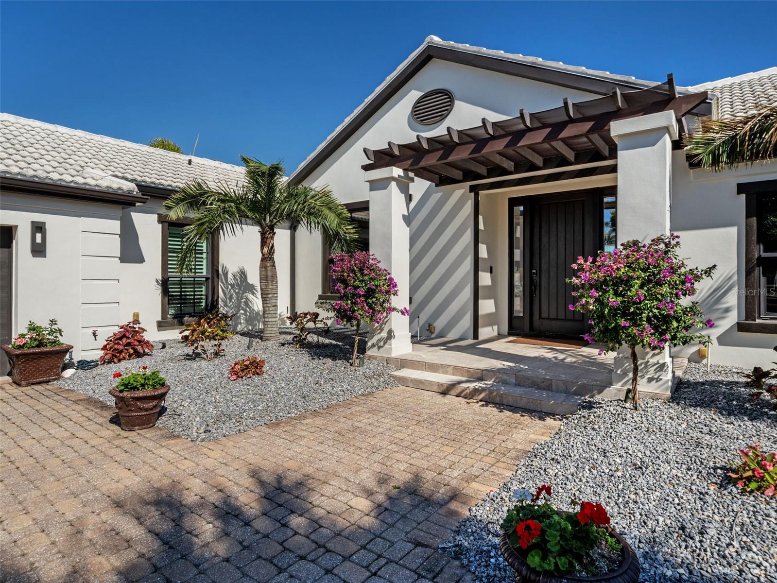 355 W ROYAL FLAMINGO DR photo 2