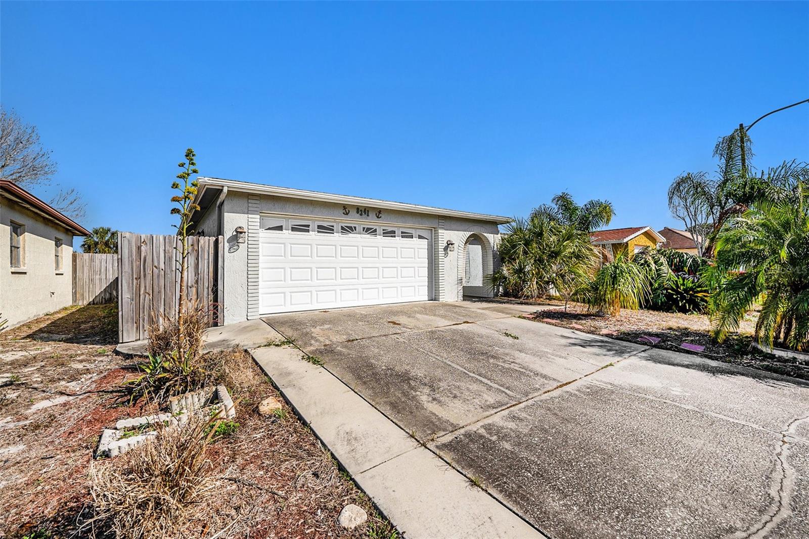 8341 MOULTON DR photo 2
