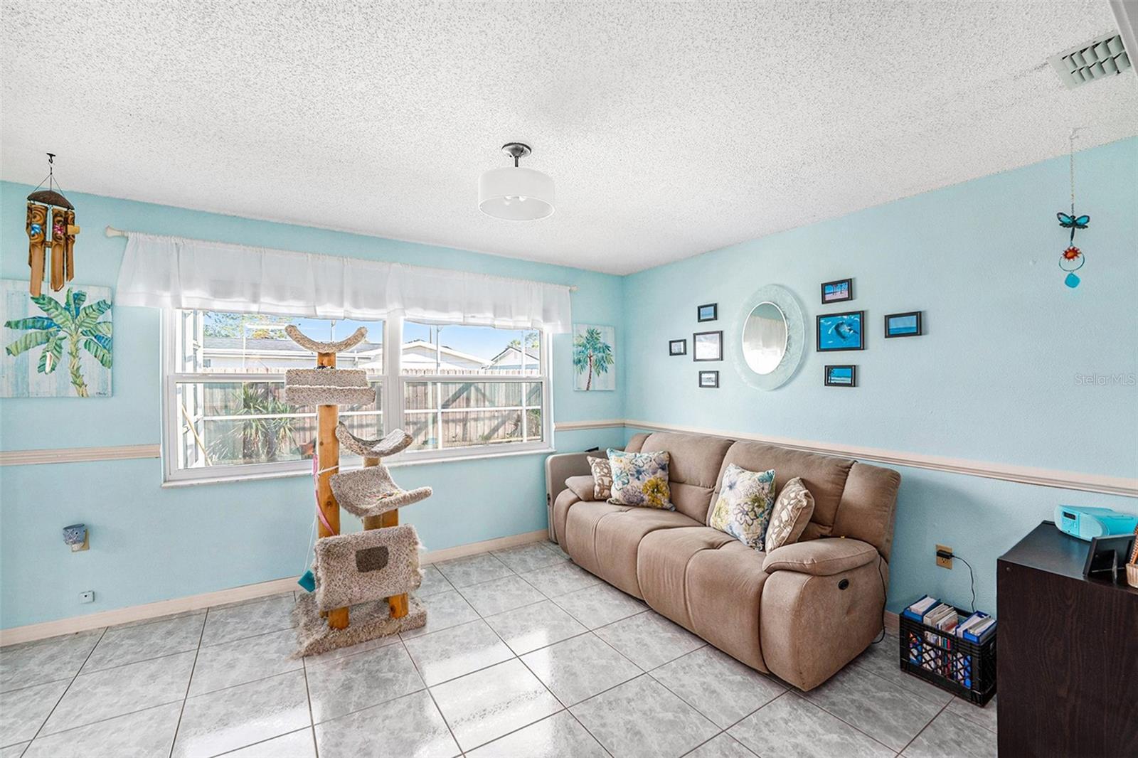 8341 MOULTON DR photo 5