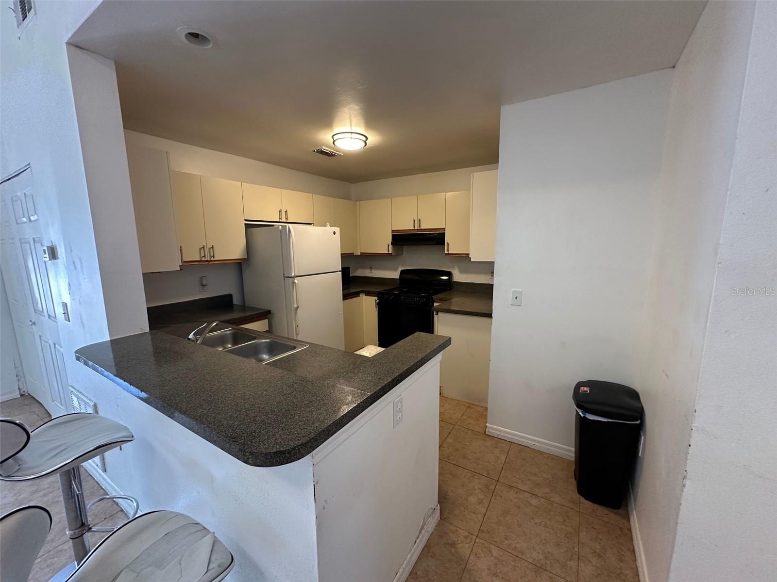1324 EAGLE LN photo 5