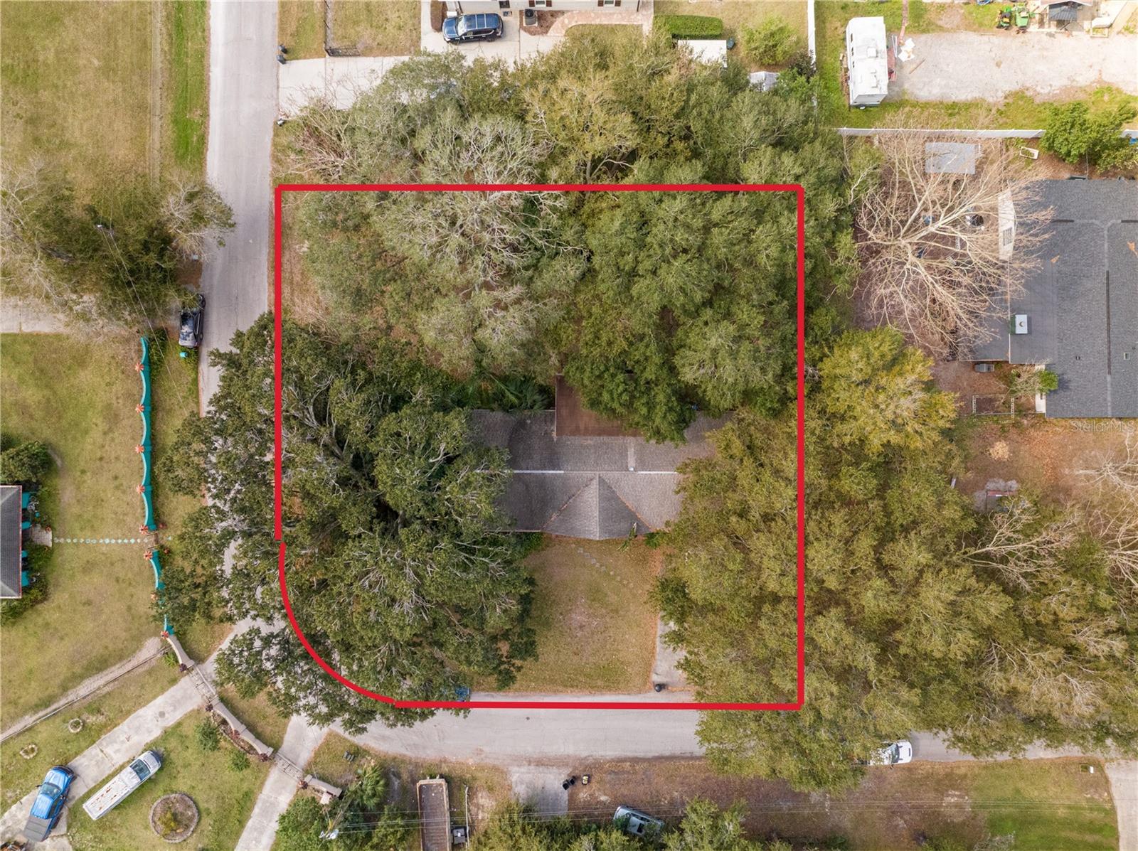 1221 FOREST CIR photo 2