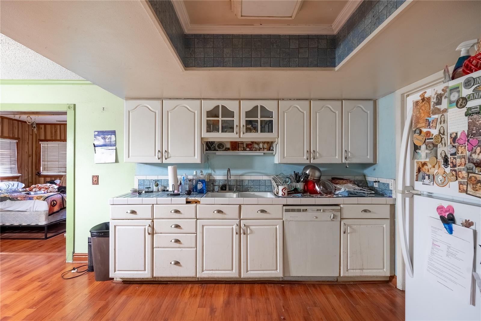 1221 FOREST CIR photo 5