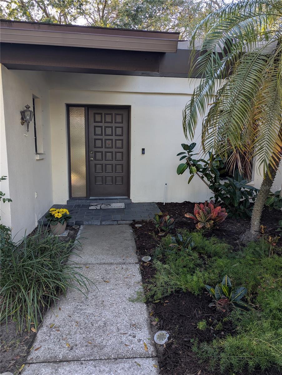 728 CREEKSIDE LN photo 2