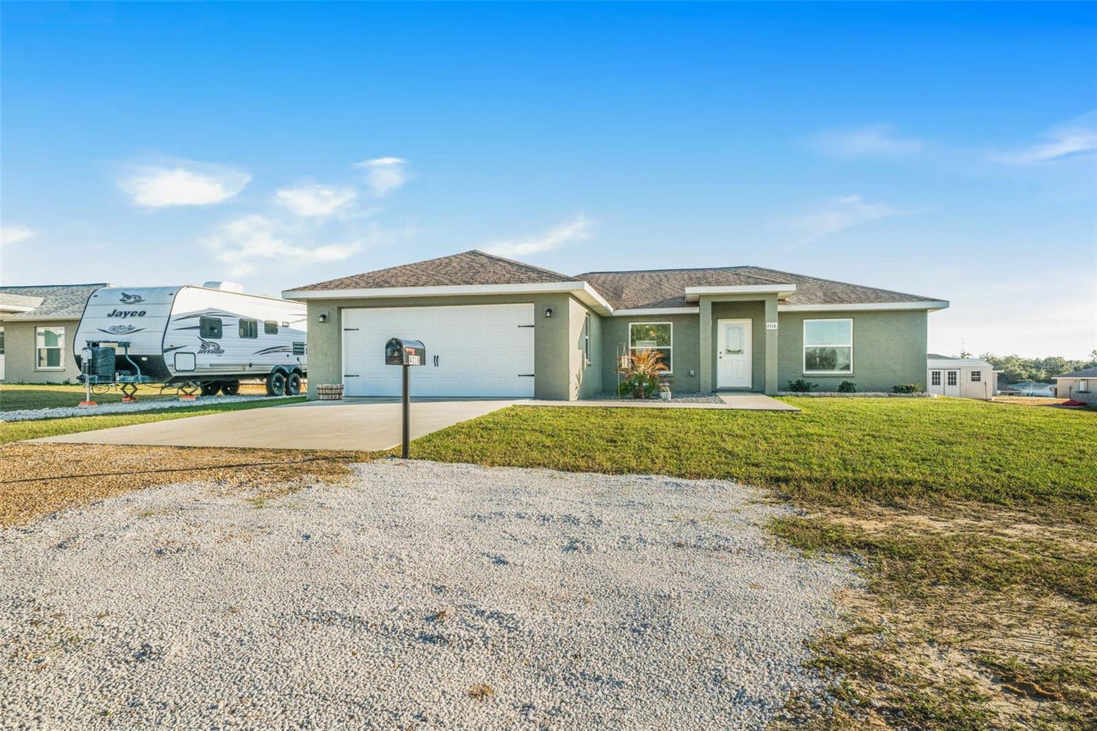 4318 E TAPER ST photo 2