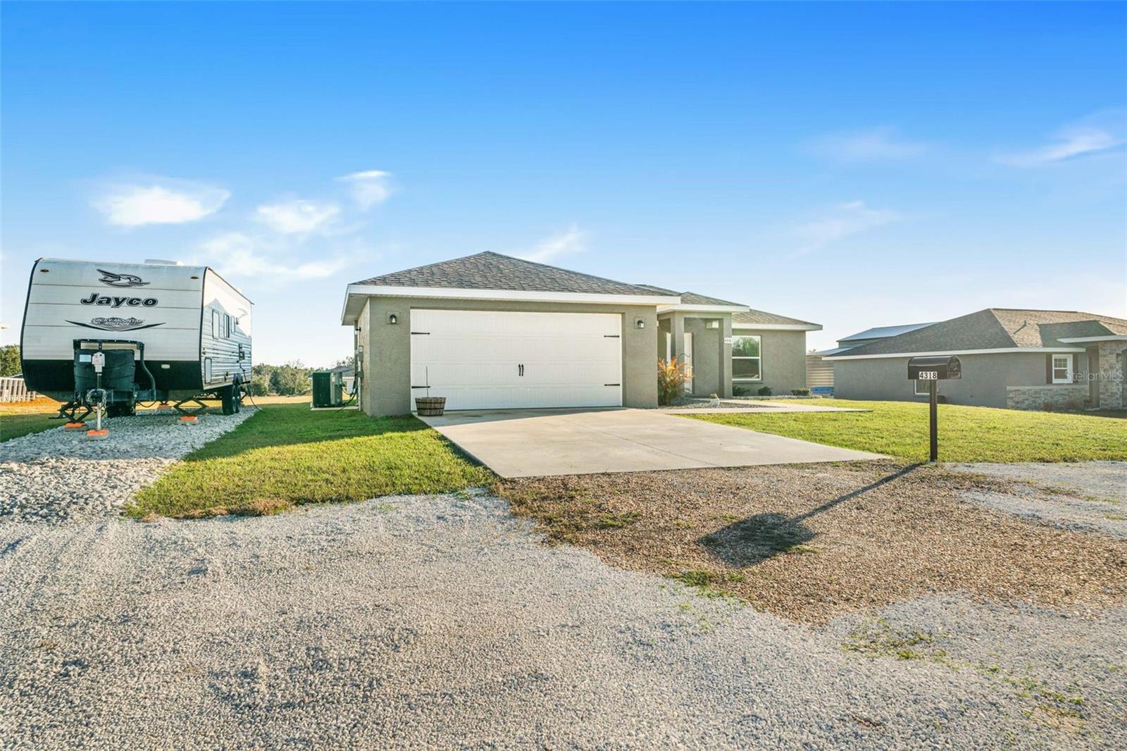4318 E TAPER ST photo 3