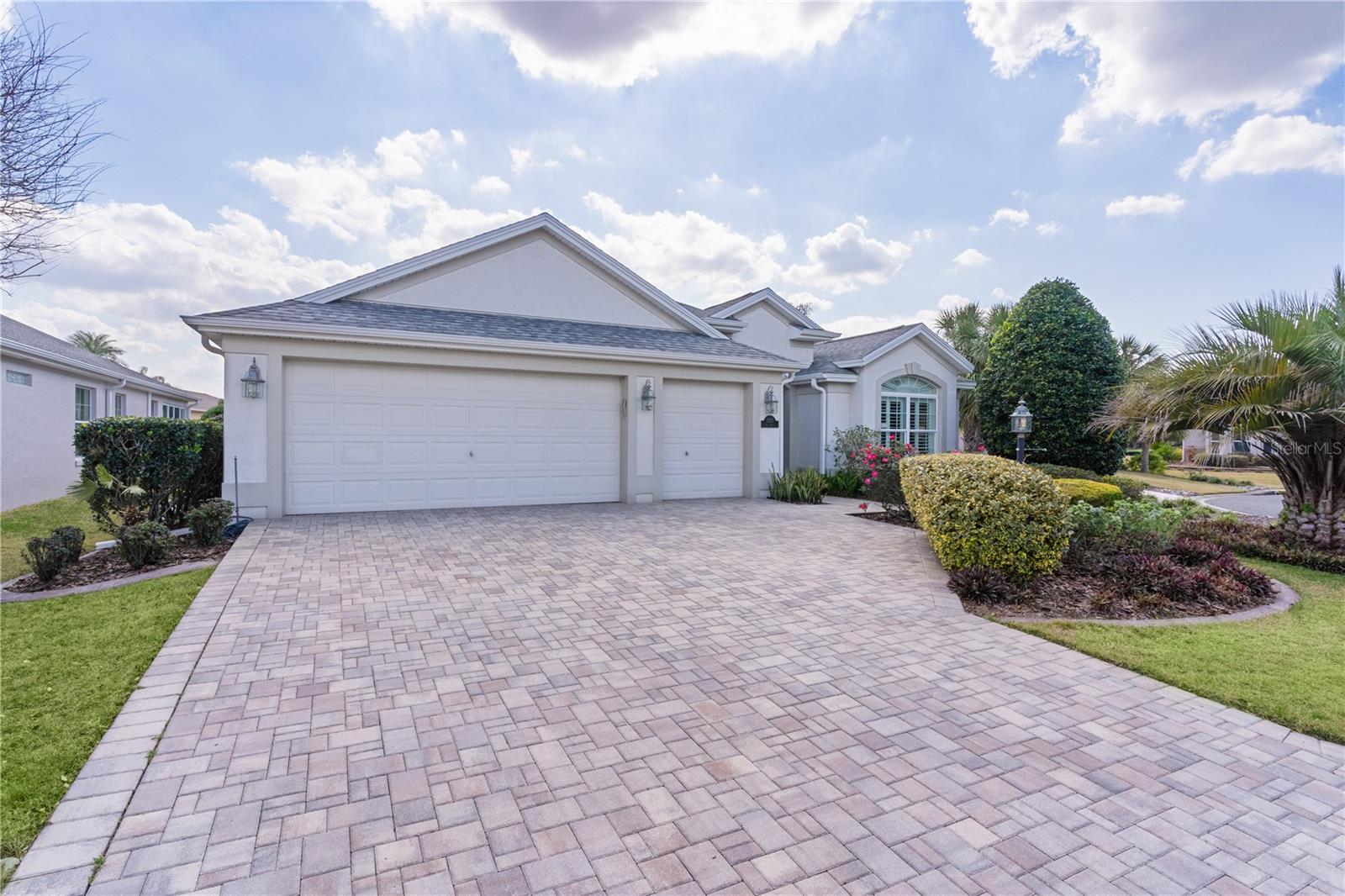 2022 ABORDALE LN photo 3