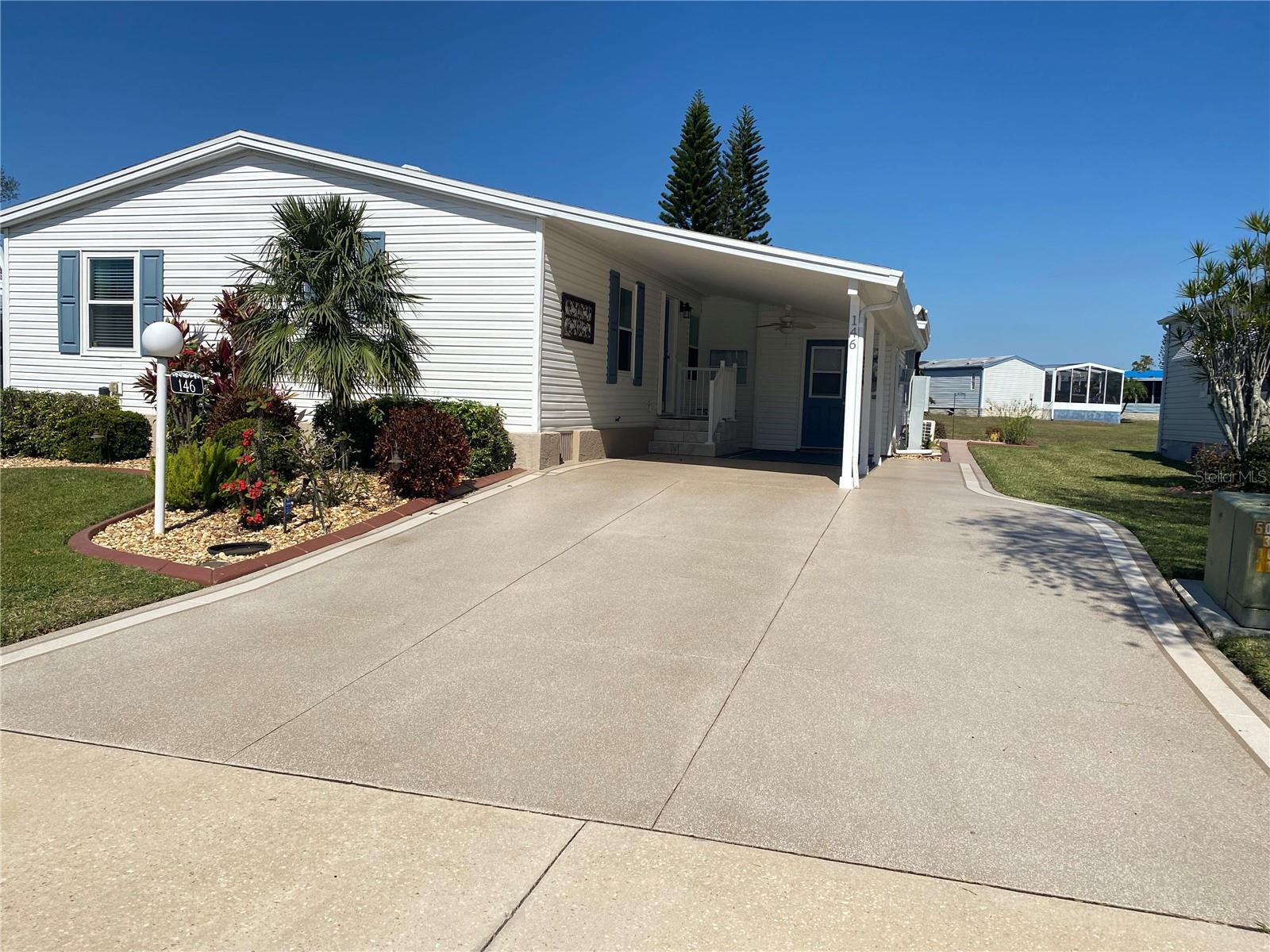 146 NIGHTINGALE CIR photo 2