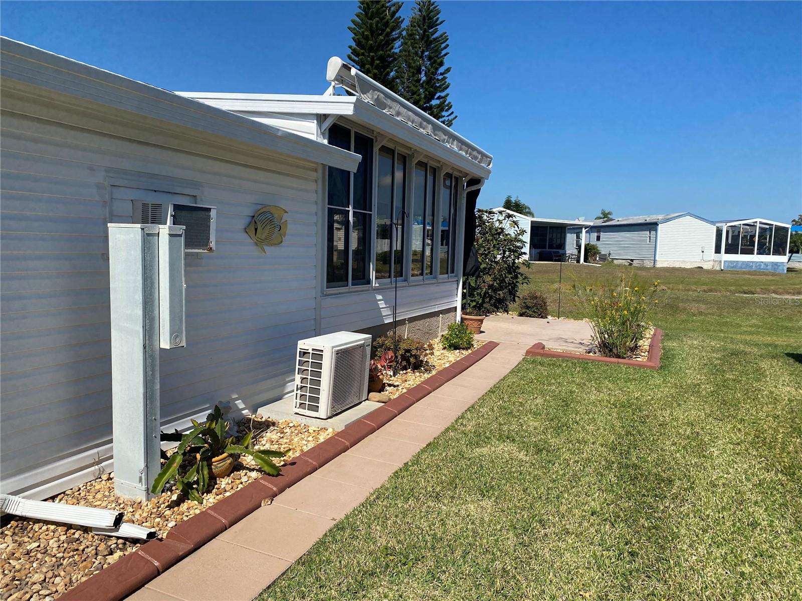 146 NIGHTINGALE CIR photo 5