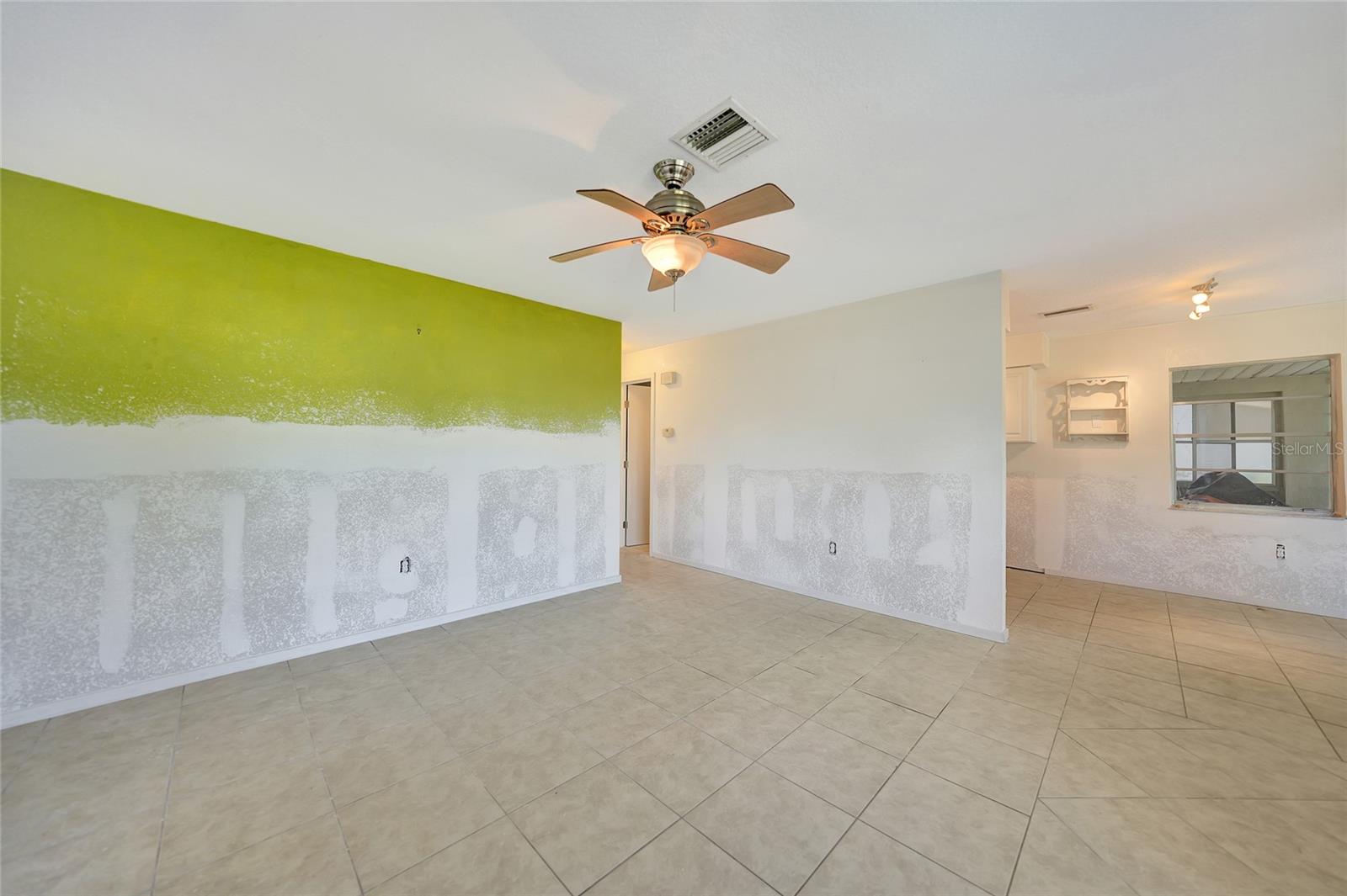 3615 SLEEPY HOLLOW LN photo 4