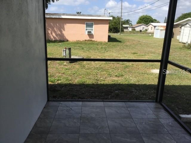 27276 SUNNYBROOK RD photo 3