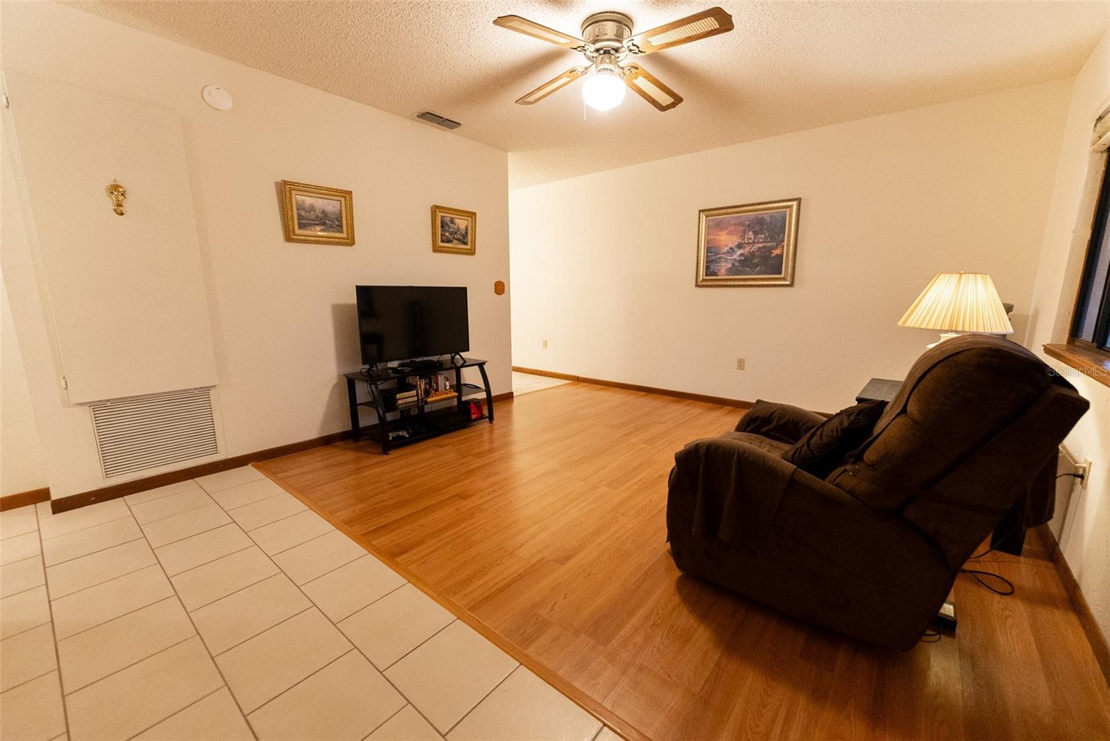 10498 SW 99TH AVE photo 4