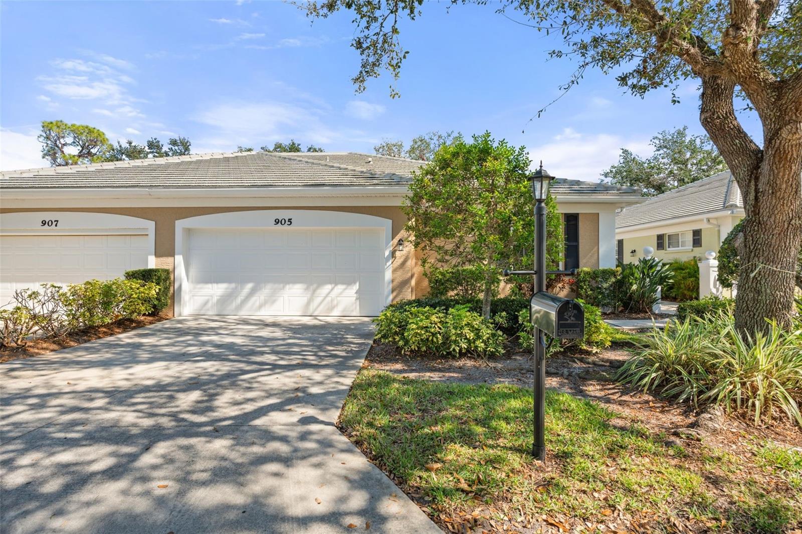 905 BARCLAY CT photo 2