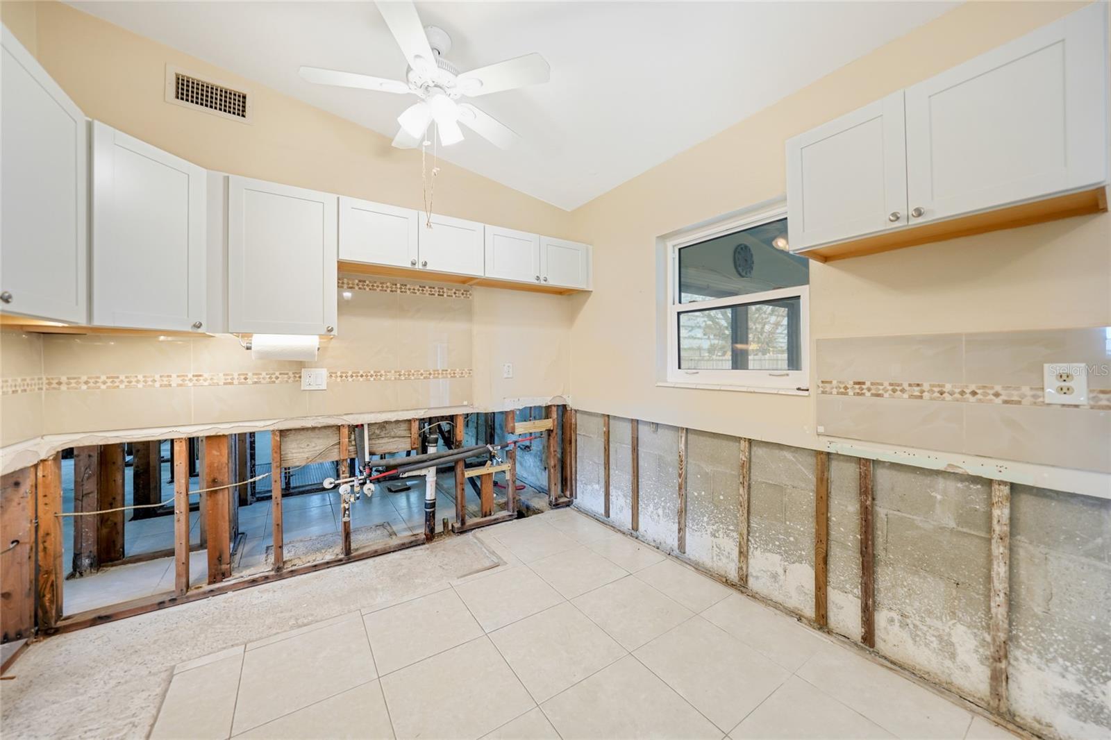 3120 WISTERIA PL