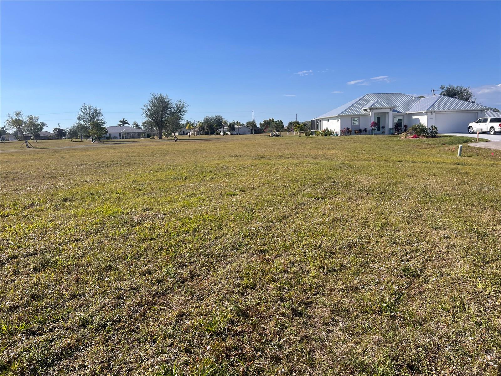 25325 LYCHEE CT photo 3
