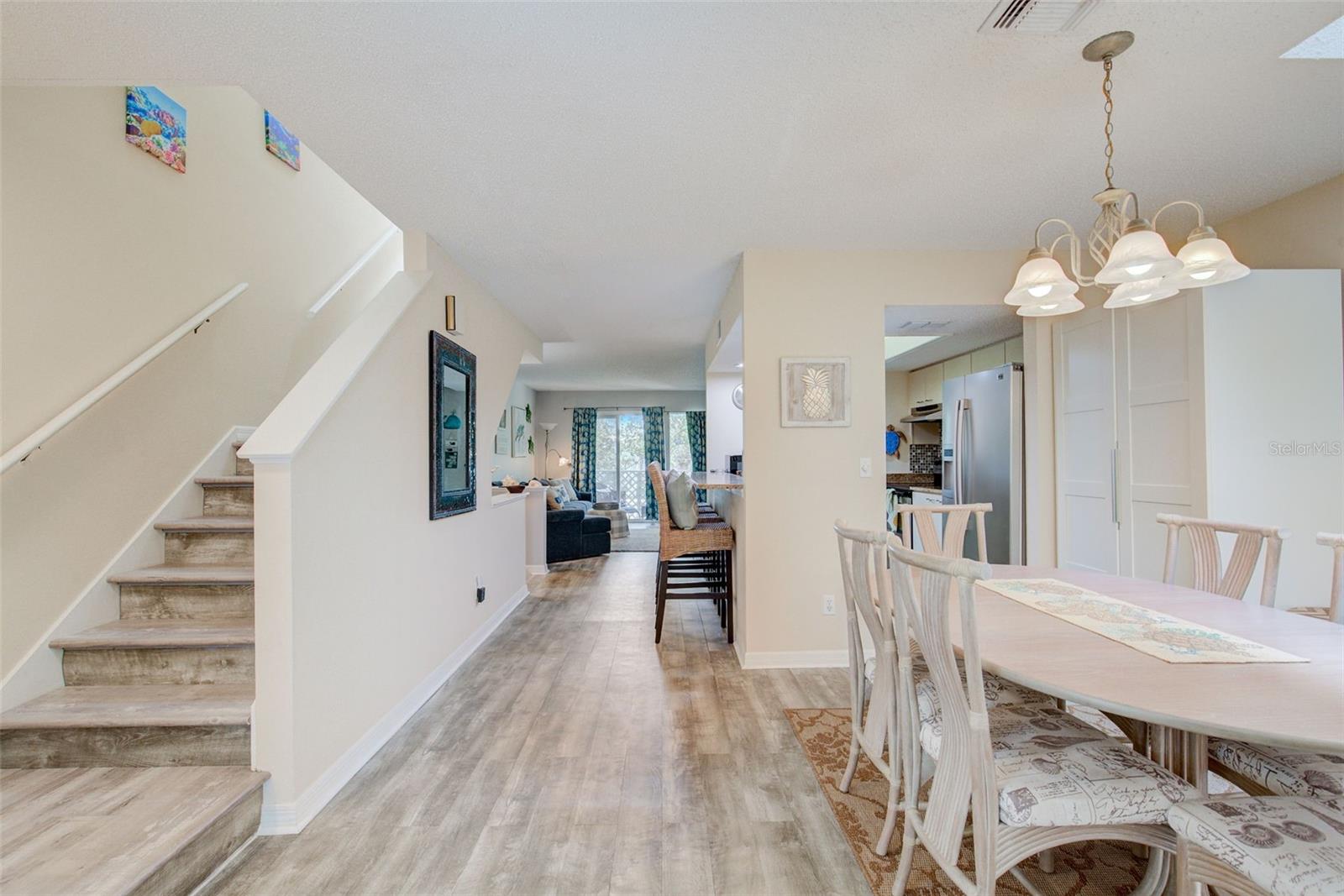620 GARLAND CIR photo 4