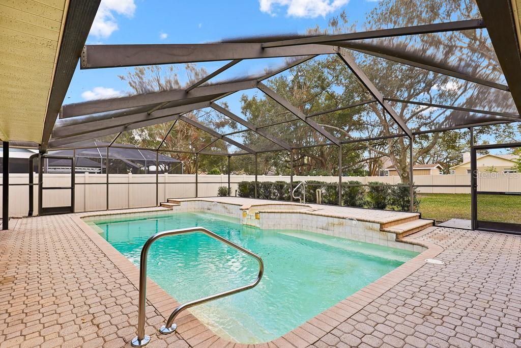 3917 APPLETREE DR photo 4