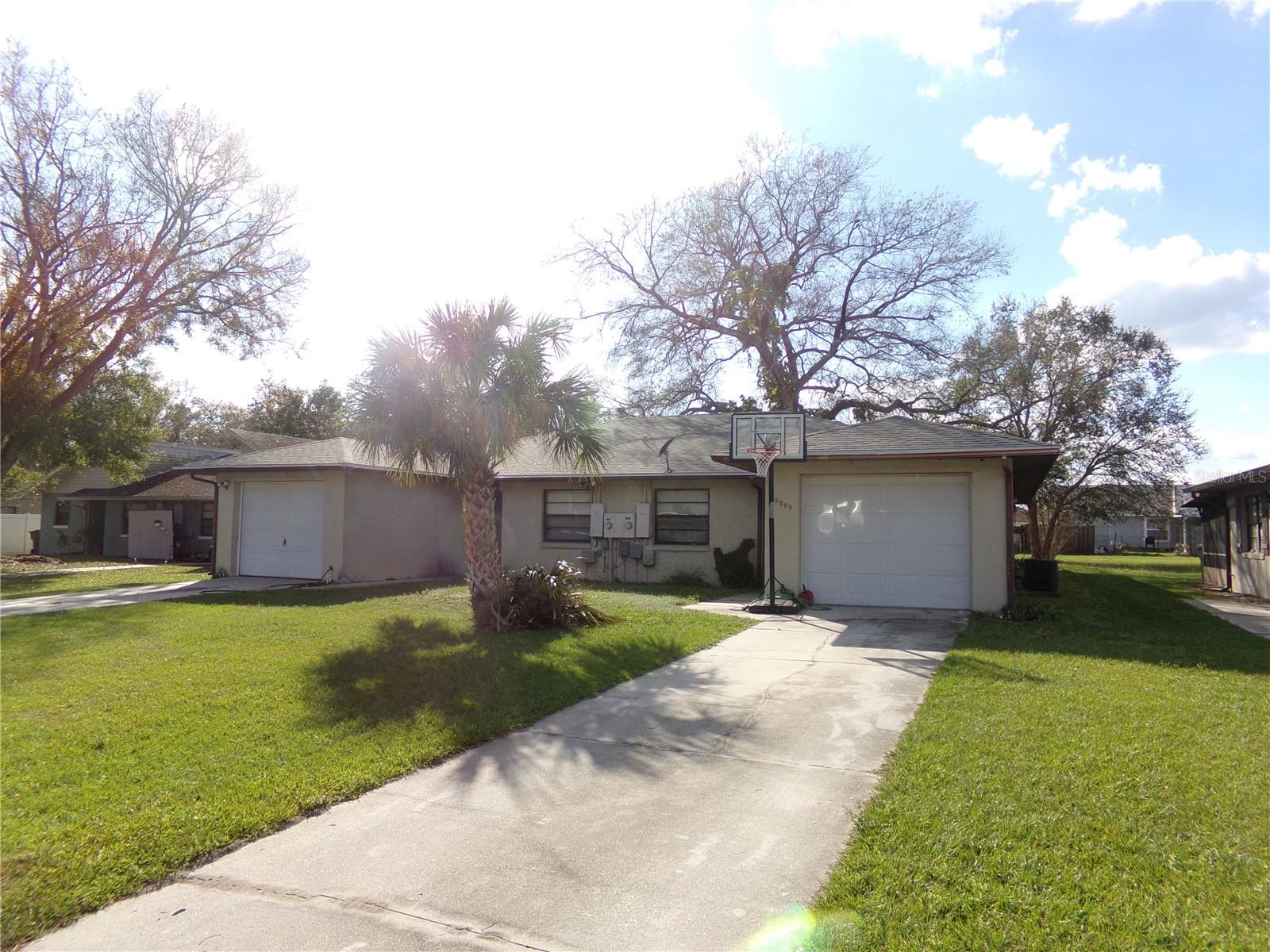 5609-5611 STRUTHERS CT