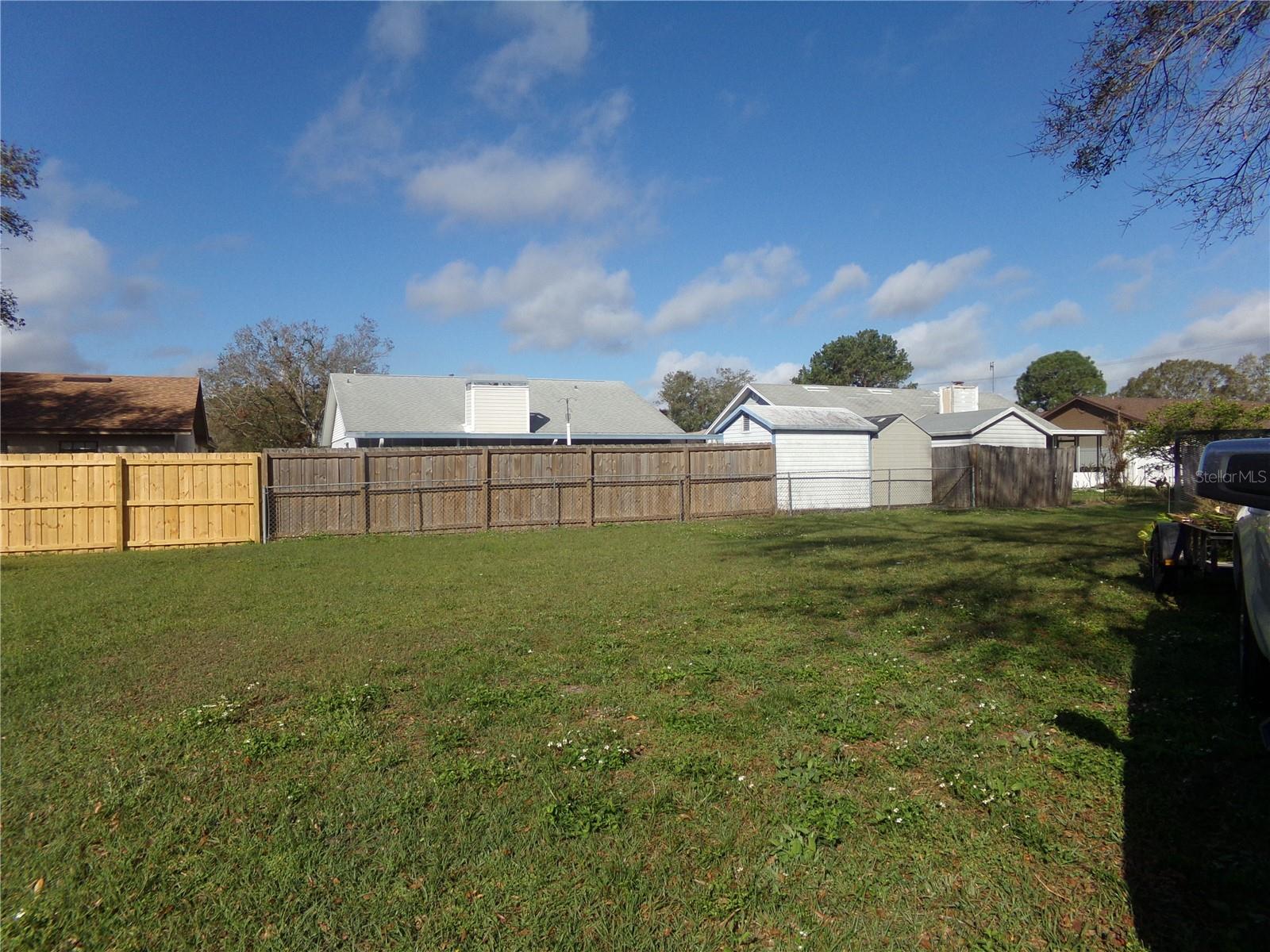 5609-5611 STRUTHERS CT photo 2
