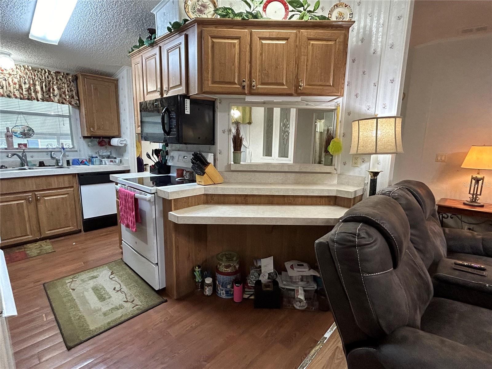98 ROSALIE OAKS BLVD photo 5