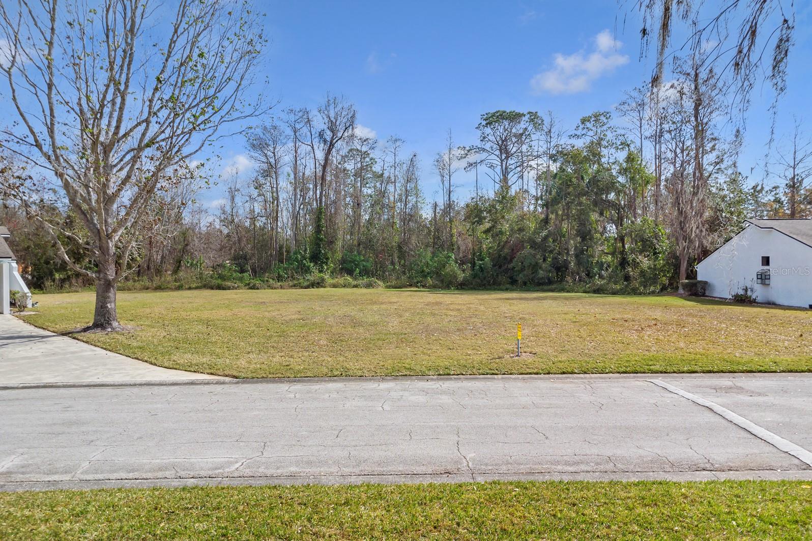 425 PRESTWICK PL photo 2