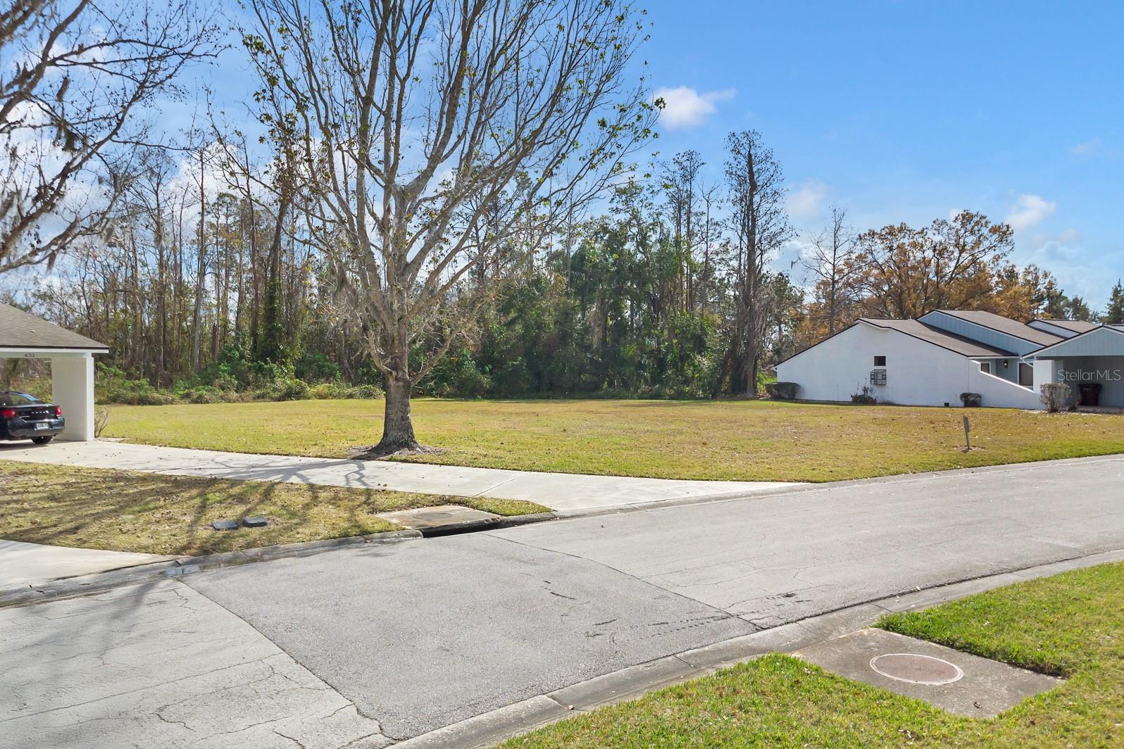 425 PRESTWICK PL photo 3