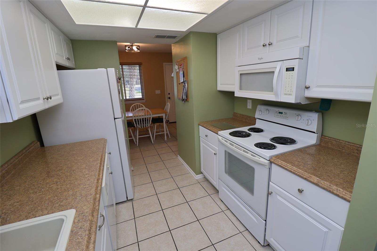 1104 SOUTHAMPTON DR #3 photo 2