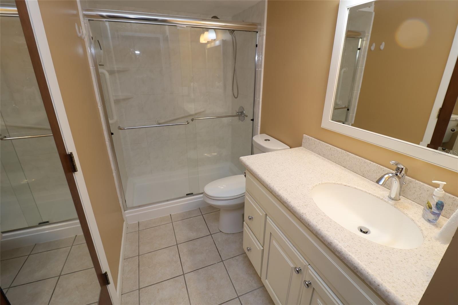 1104 SOUTHAMPTON DR #3 photo 3