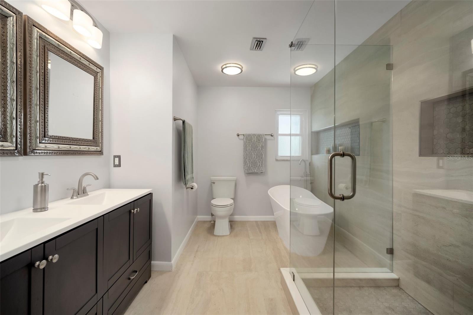 1904 PEPPERWOOD PL photo 2