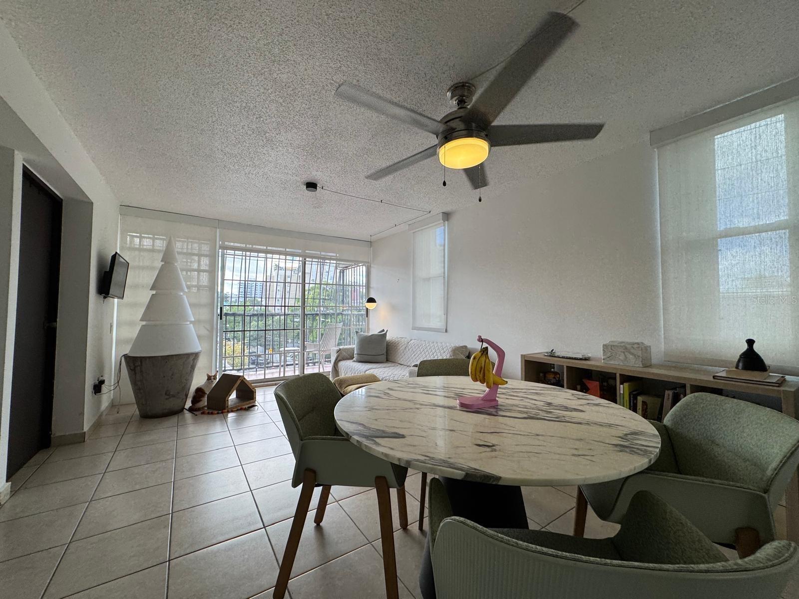109 TAFT #4B photo 2