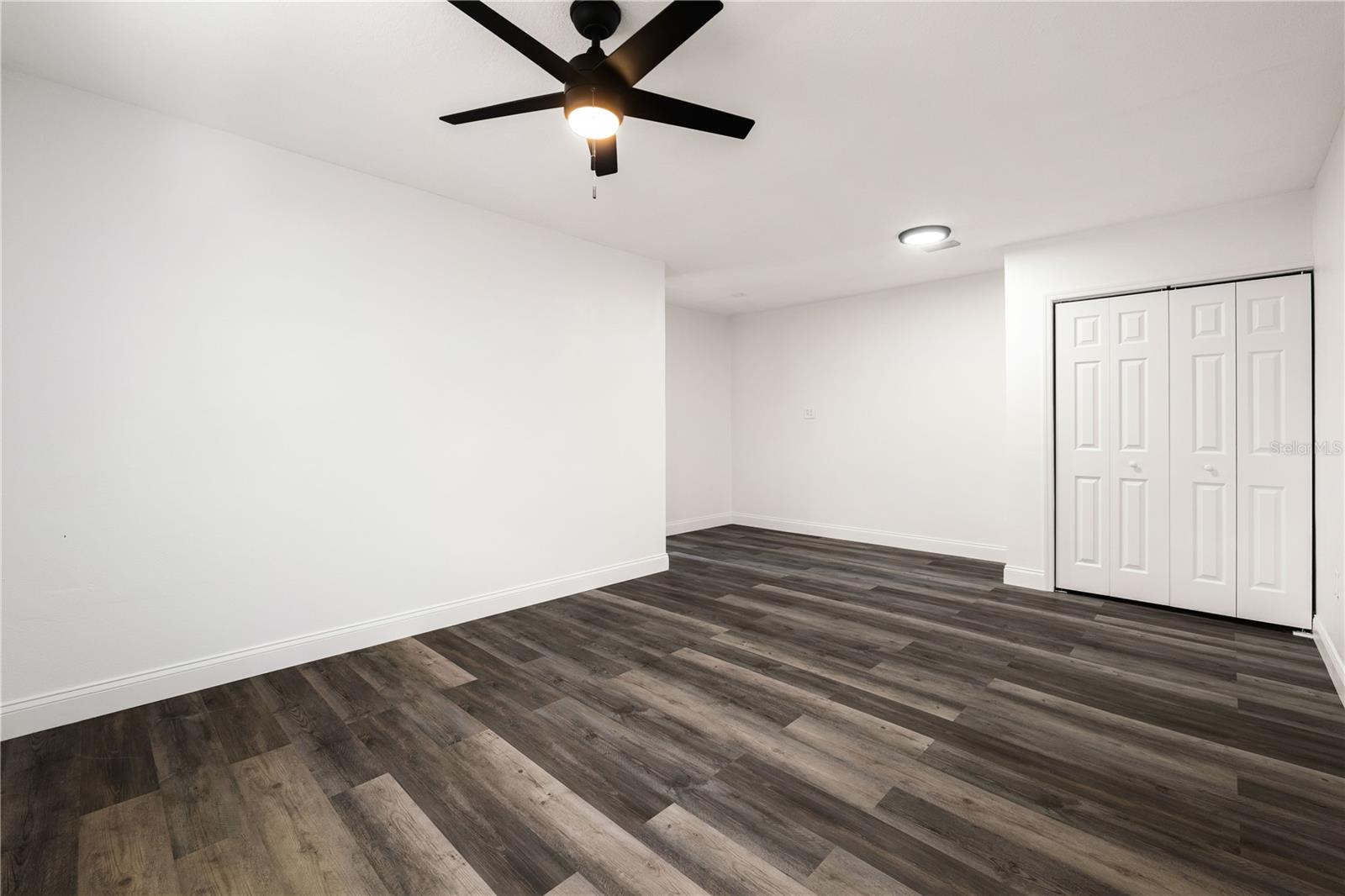 21047 KEELER AVE photo 2