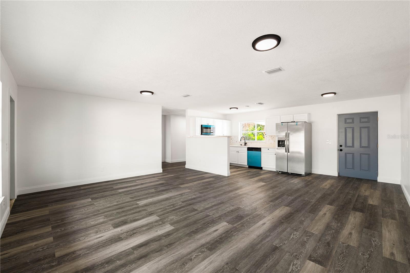 21047 KEELER AVE photo 4