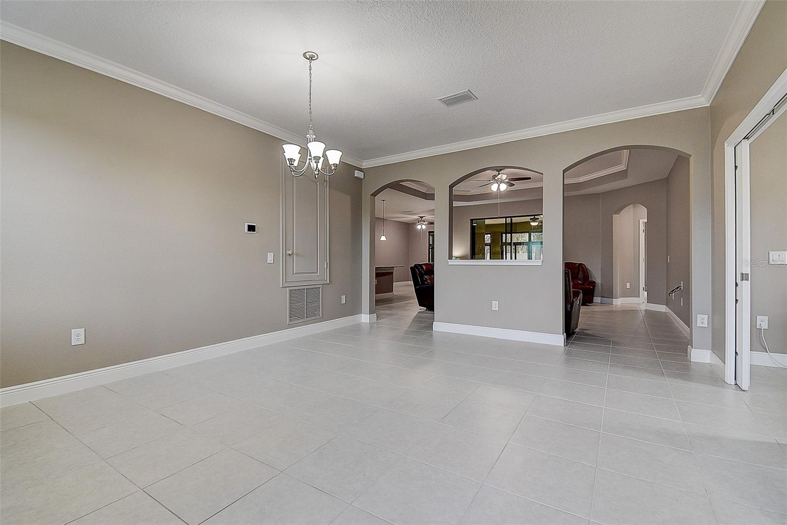 624 TIERRA DR photo 4
