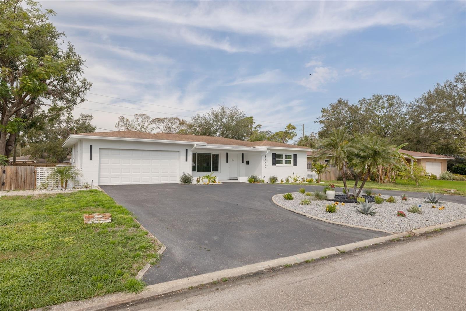 6655 COLONY DR S photo 2