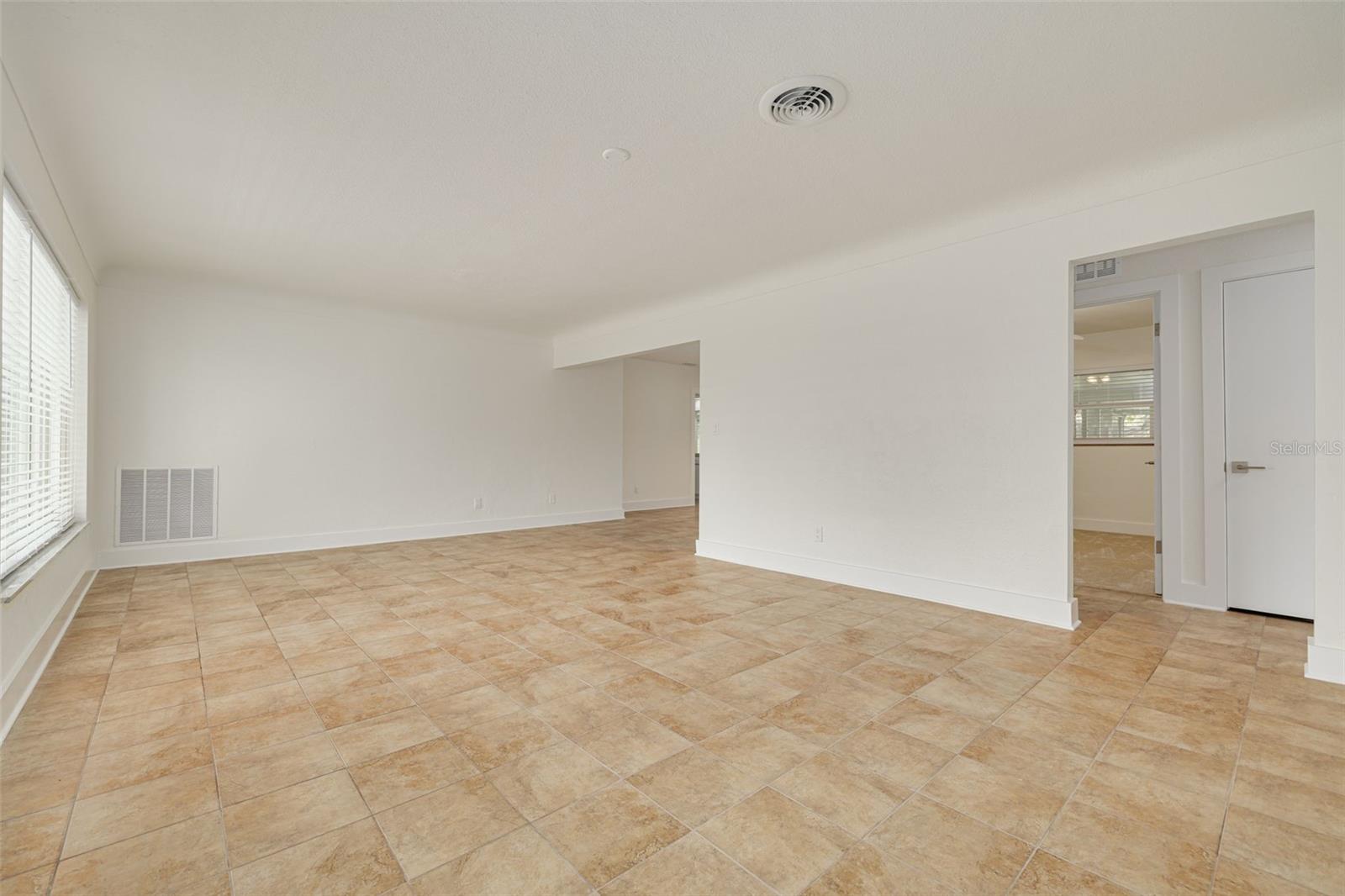 6655 COLONY DR S photo 5