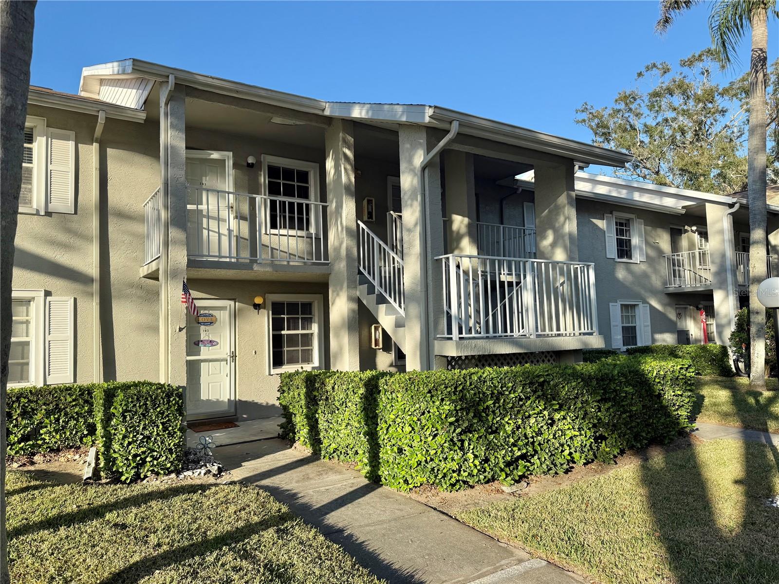 1390 OAK HILL DR #203 photo 3