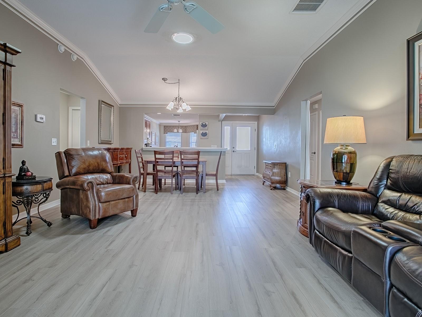 610 MALLORY HILL DR photo 3