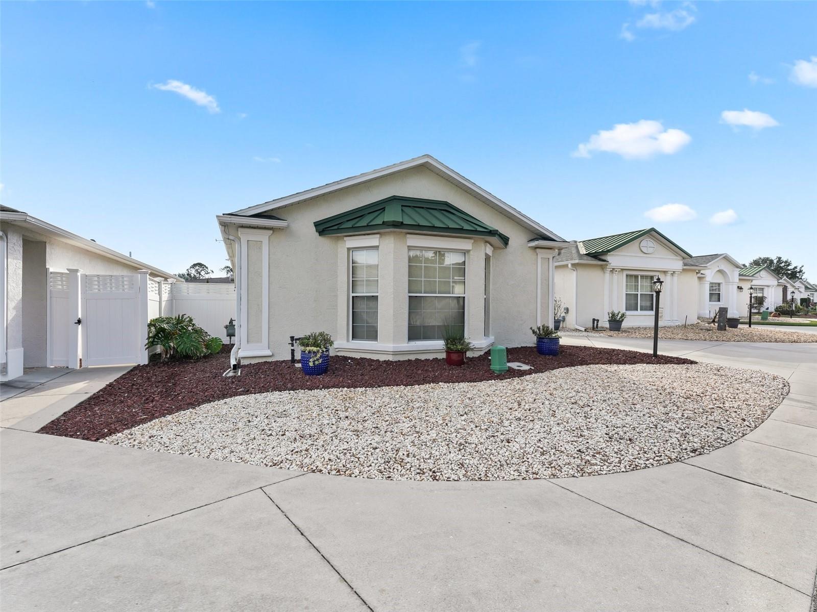 1558 SUMMERCHASE LOOP photo 2