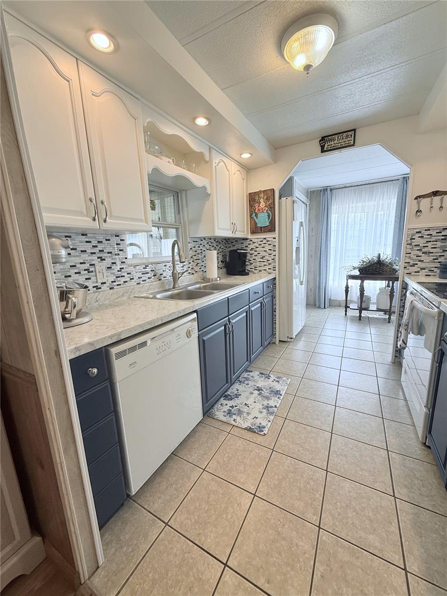 15 WILDERNESS DR photo 2